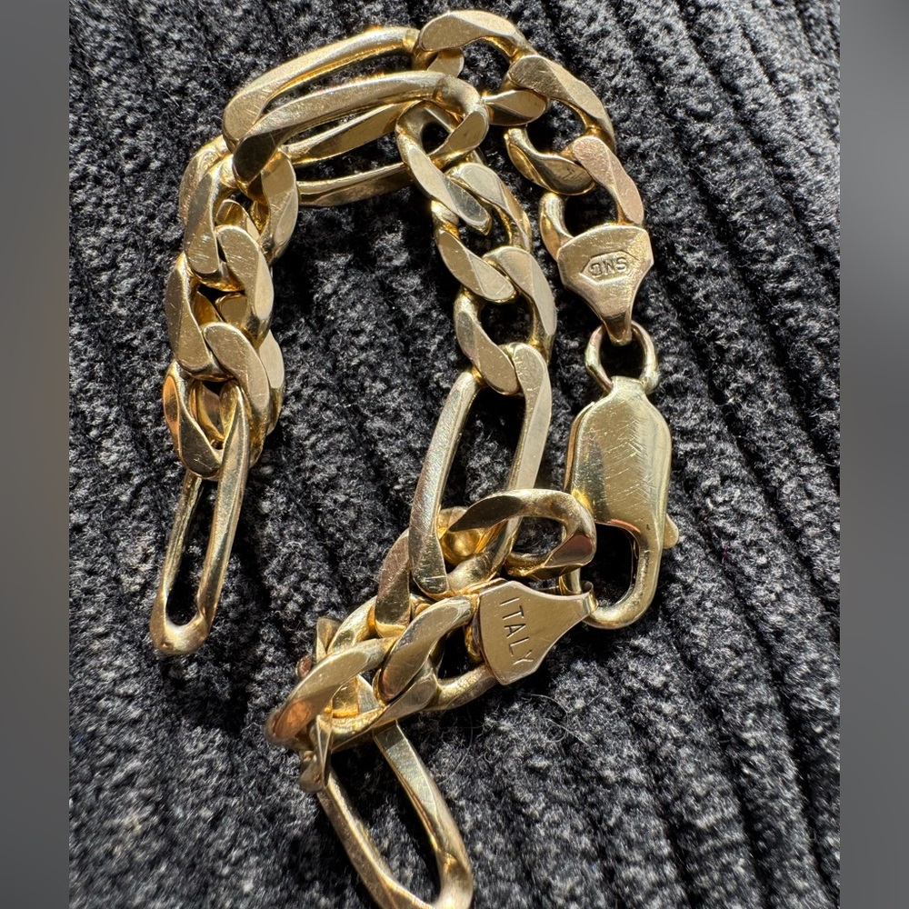 10k Yellow Gold Figaro Bracelet